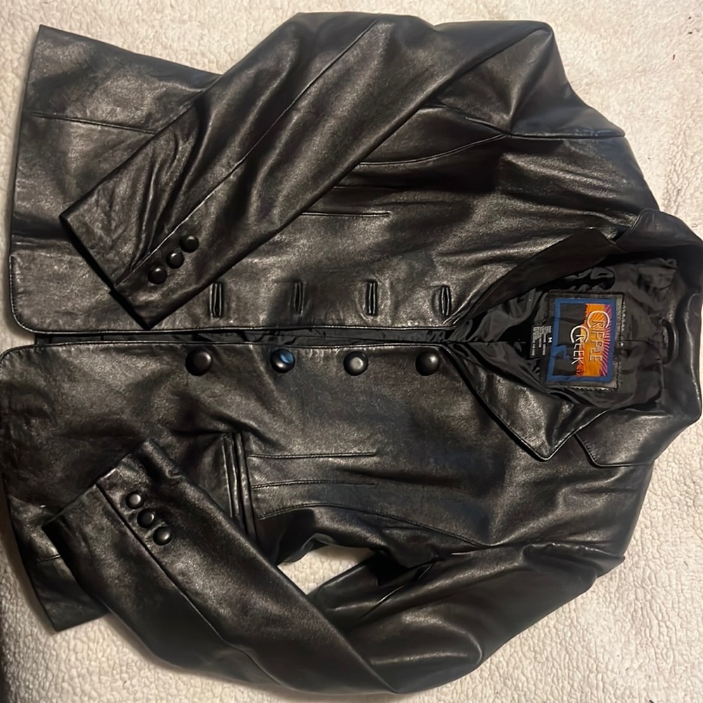 Real leather womens coat jacket 90’s style good quality